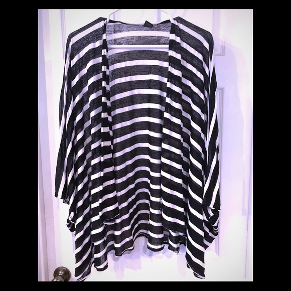 Tops - Sheer Black and white square cut kimono!